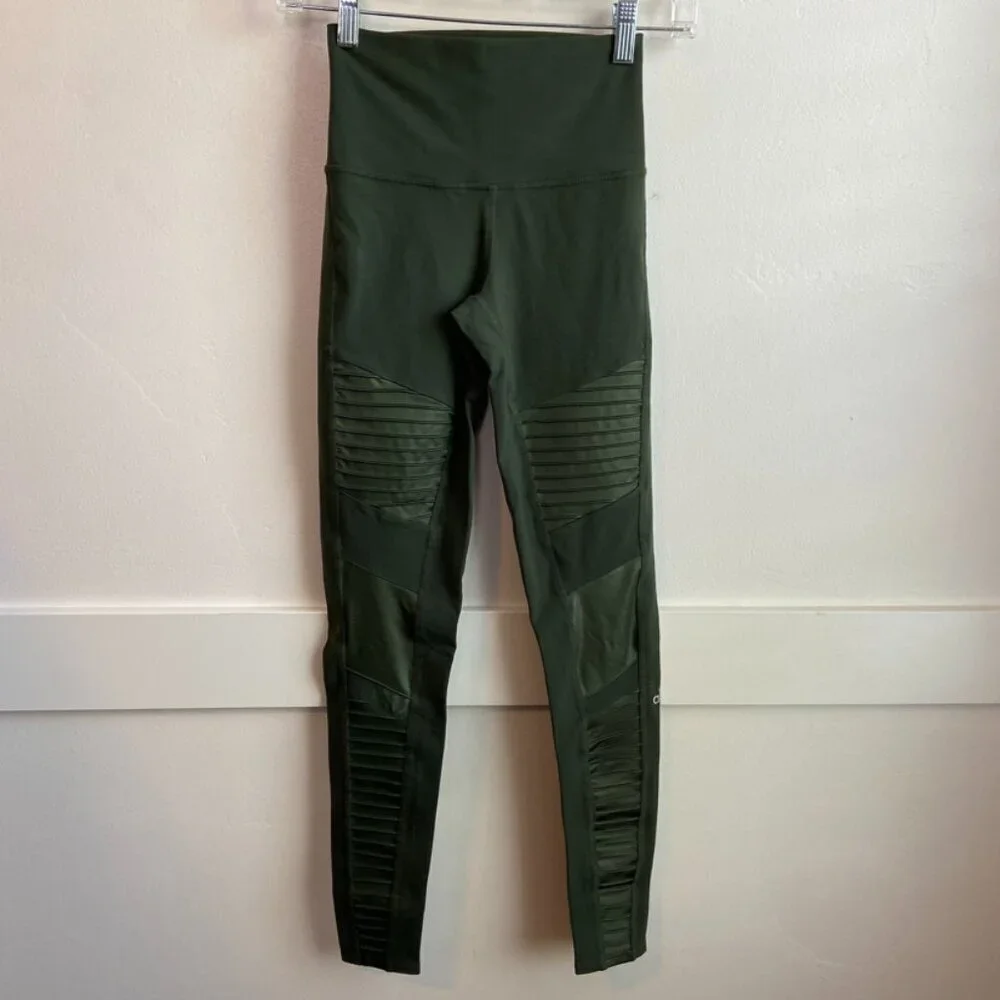 NWOT Alo Yoga Hunter Green High Waist Moto Leggings